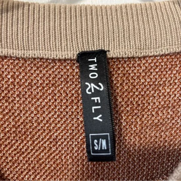 Two 2 Fly Sweater Horse Equestrian Western Oversized Pullover Tan Brown Size S M - Picture 3 of 7